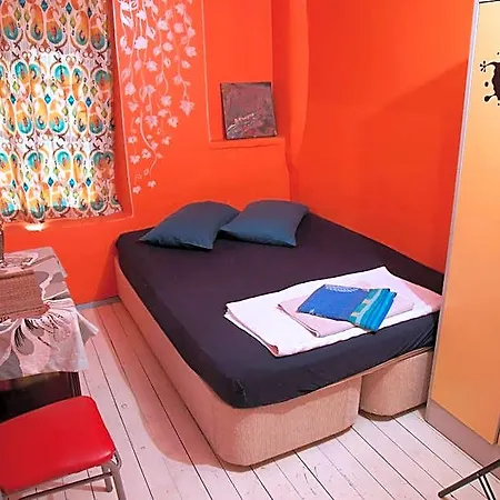 Отель Chillout Lya & Lounge 2*