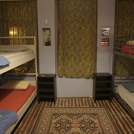 Chillout Lya & Lounge Hotell 2*